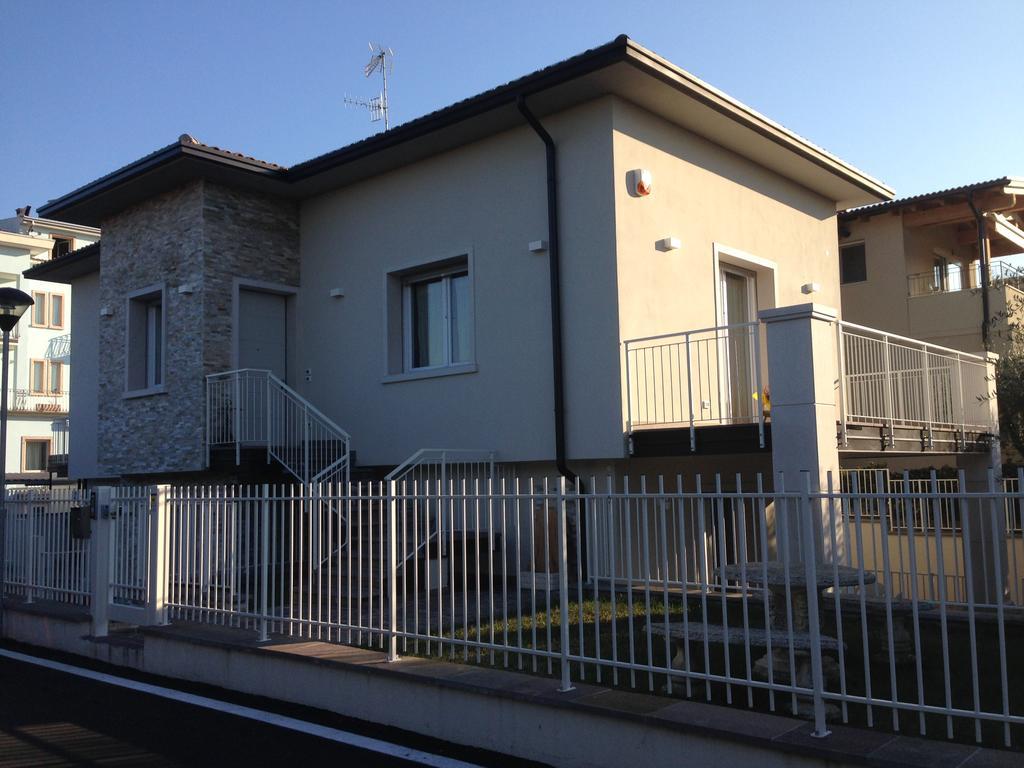 Casa Armonia Apartment Peschiera del Garda Luaran gambar