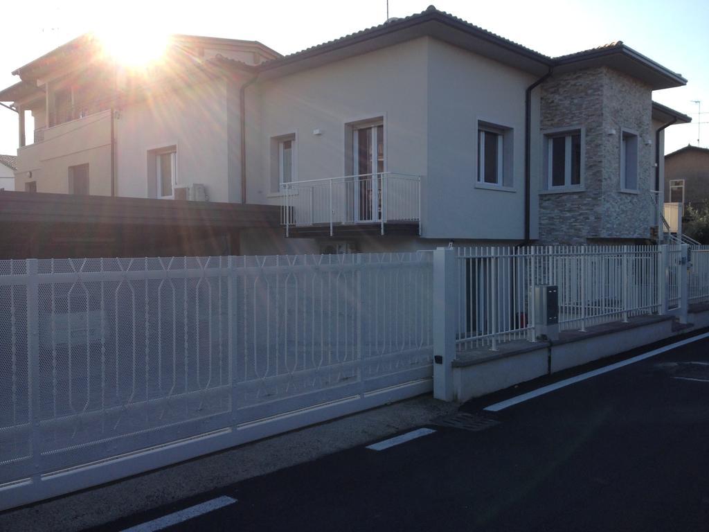 Casa Armonia Apartment Peschiera del Garda Luaran gambar