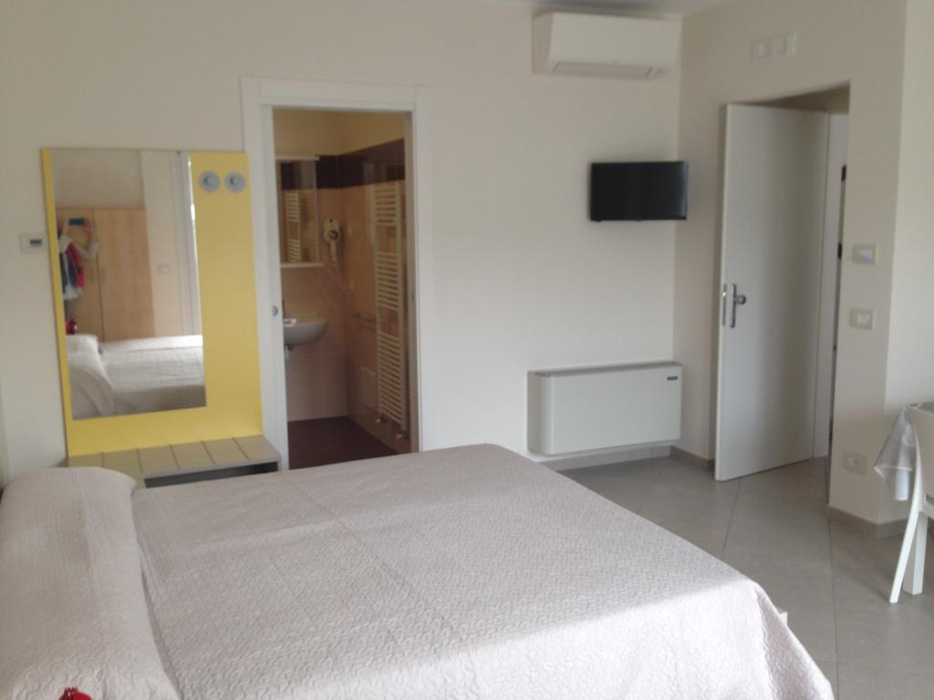 Casa Armonia Apartment Peschiera del Garda Luaran gambar