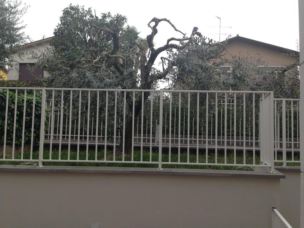 Casa Armonia Apartment Peschiera del Garda Luaran gambar
